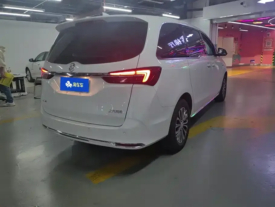 Buick GL8 2024 из CN, фото 3
