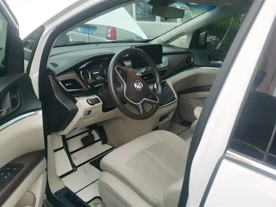 Buick GL8 2024 из CN, фото 9