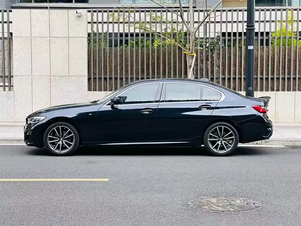 BMW 3 Series 2022 из CN, фото 2