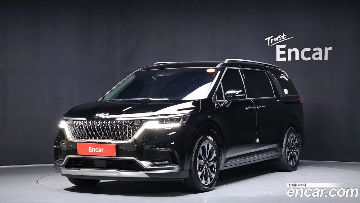 Kia Carnival — фото 1