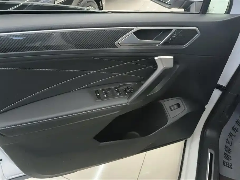 Volkswagen Tiguan L 2022 из CN, фото 6