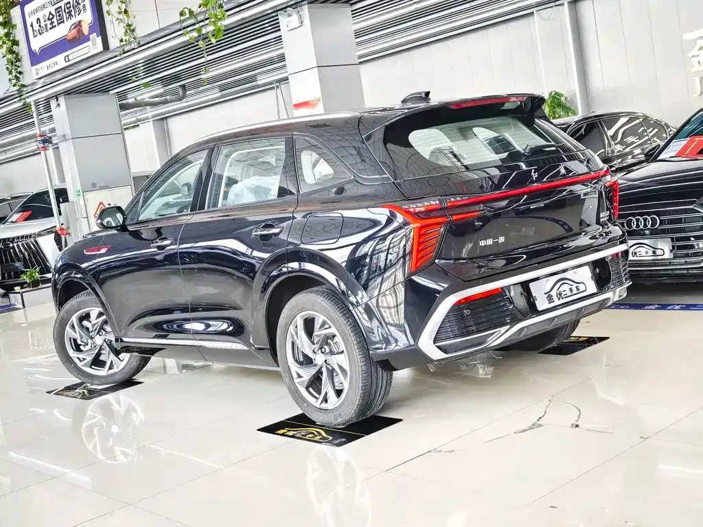 Hongqi HS3 PHEV — фото 3