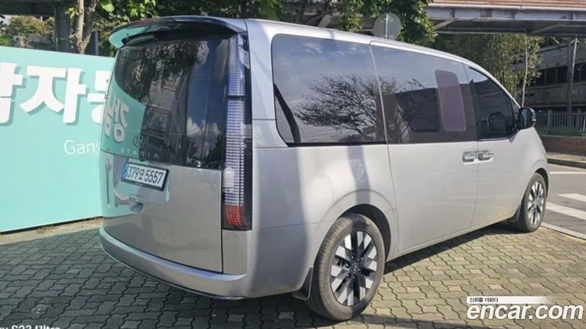 Hyundai Staria — фото 2