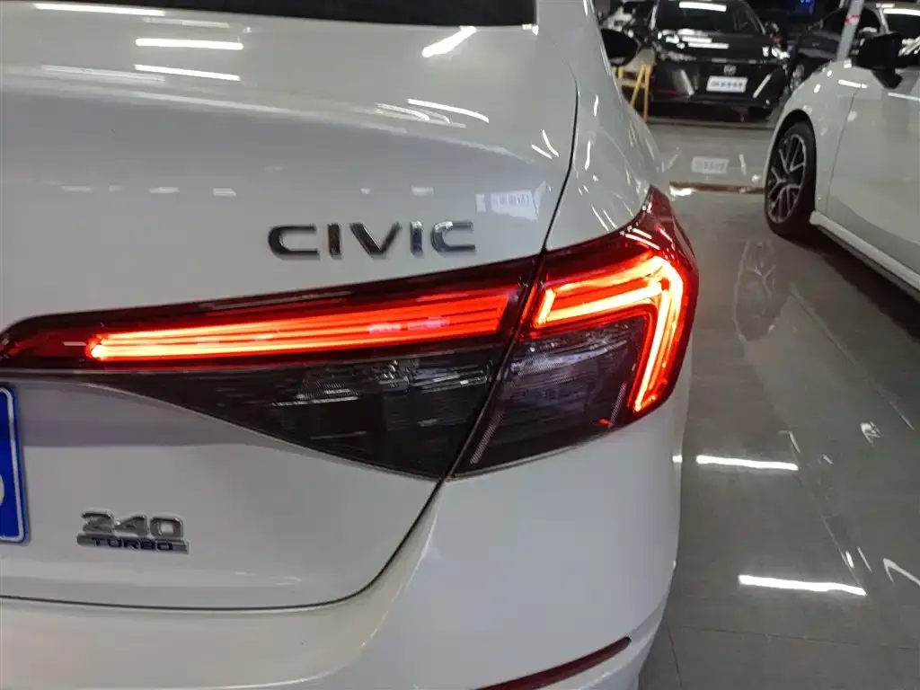 Honda Civic — фото 8
