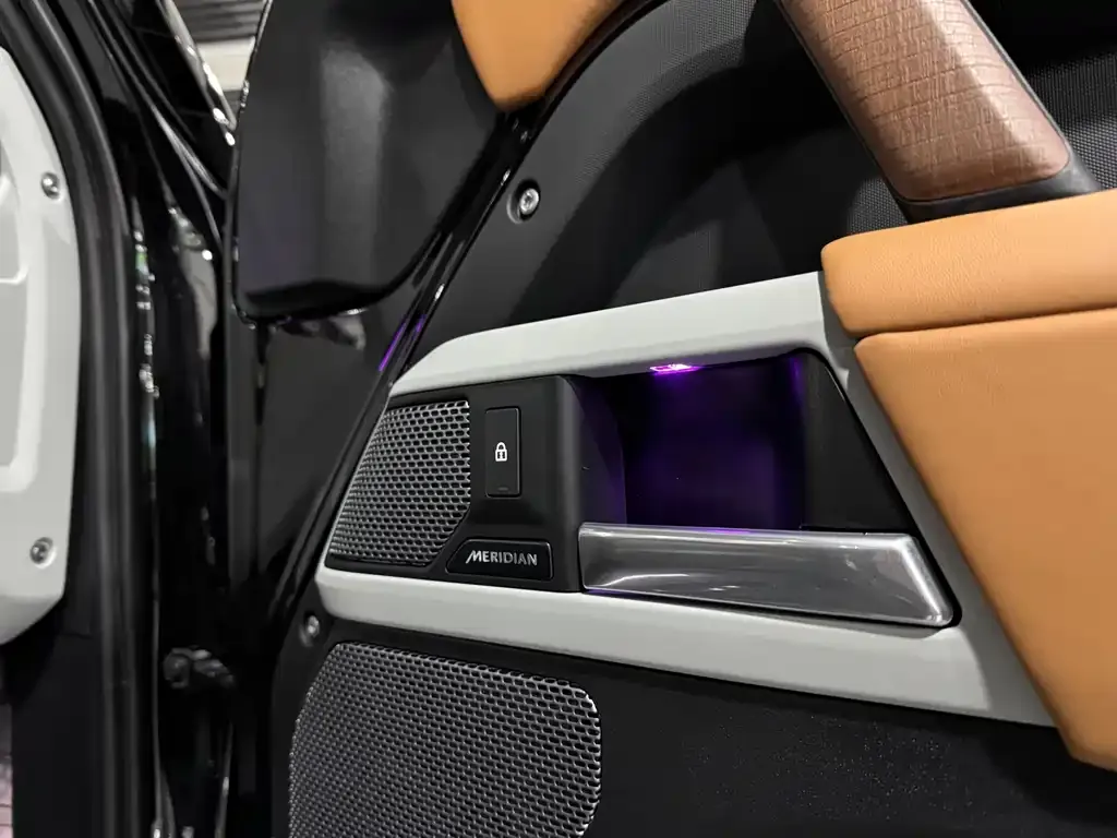 Land Rover Defender — фото 10