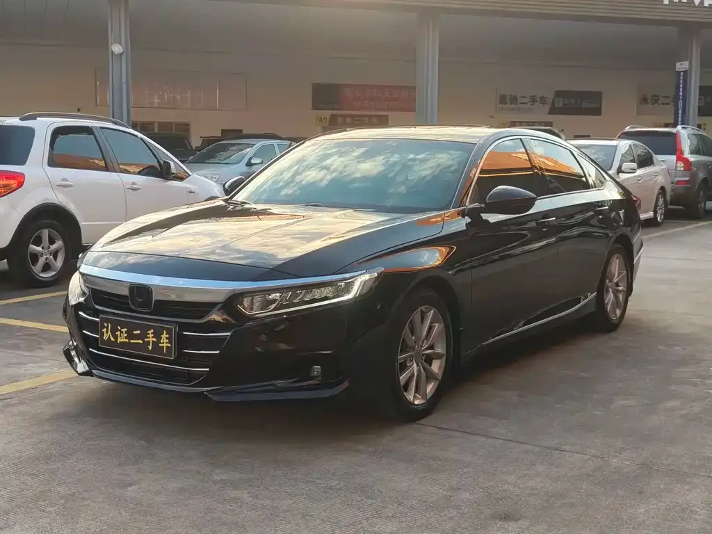 Honda Accord — фото 1