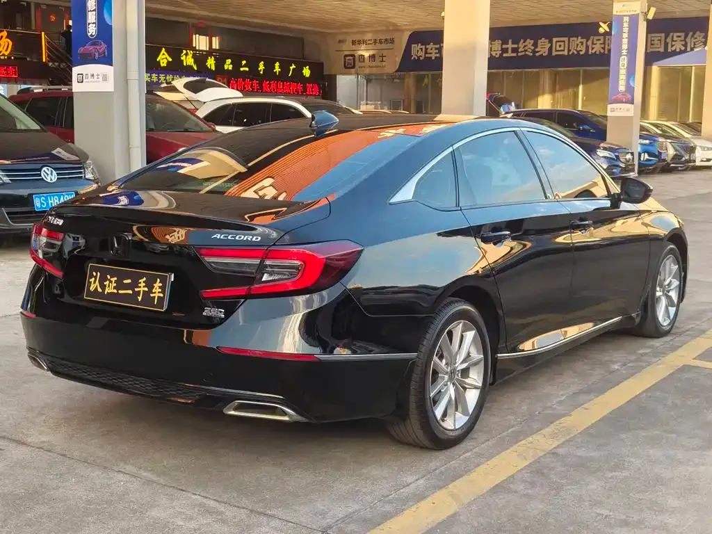 Honda Accord — фото 6