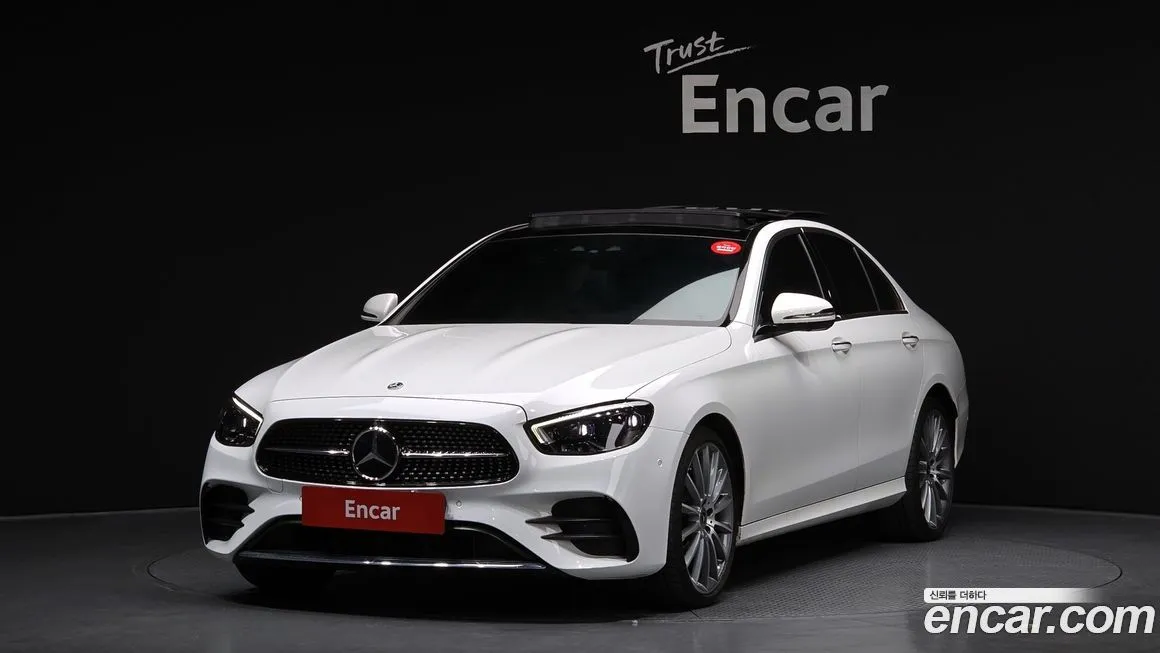 Mercedes-Benz E-Class — фото 1
