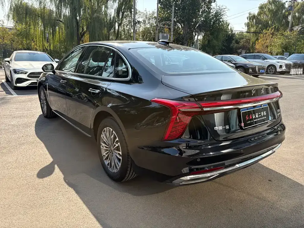 Hongqi H5 — фото 3