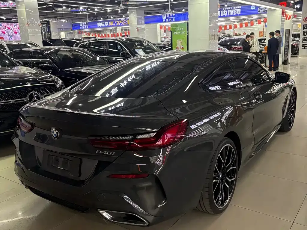 BMW 8 Series — фото 10