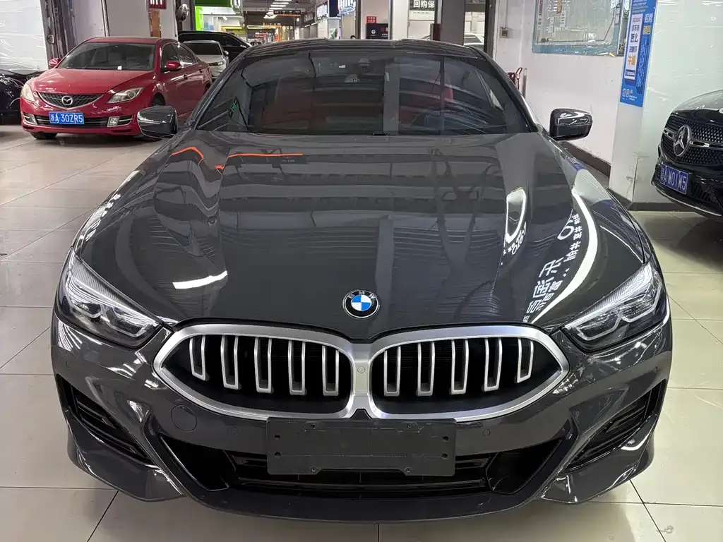 BMW 8 Series — фото 2