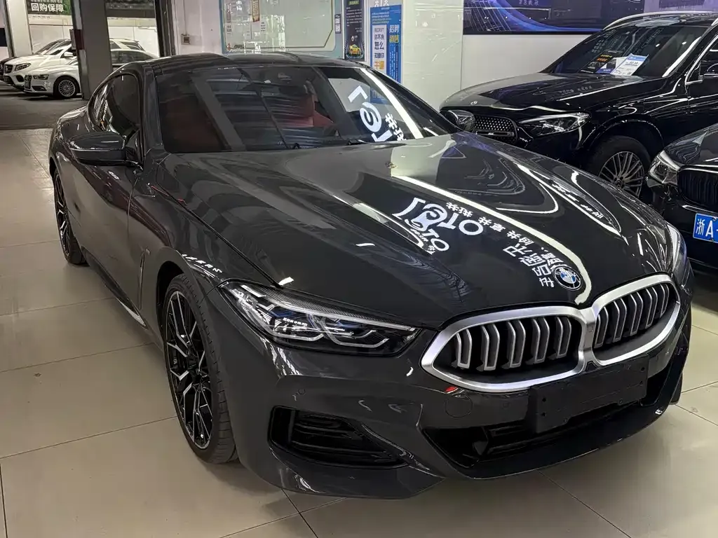 BMW 8 Series — фото 3