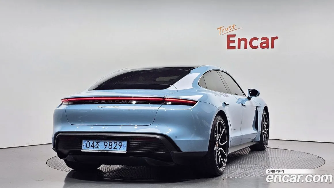 Porsche Taycan 2024 из KR, фото 2
