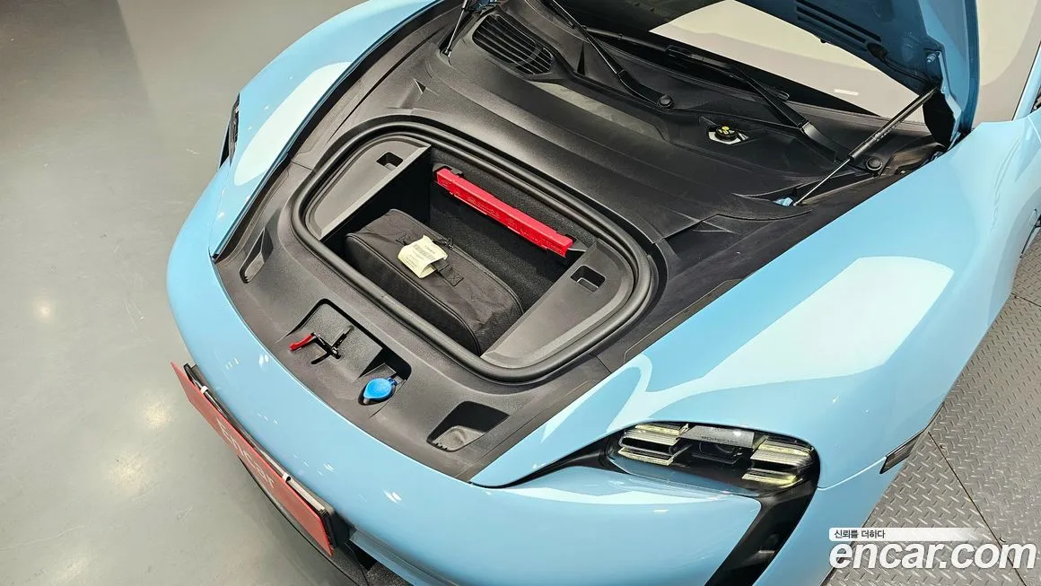 Porsche Taycan 2024 из KR, фото 6