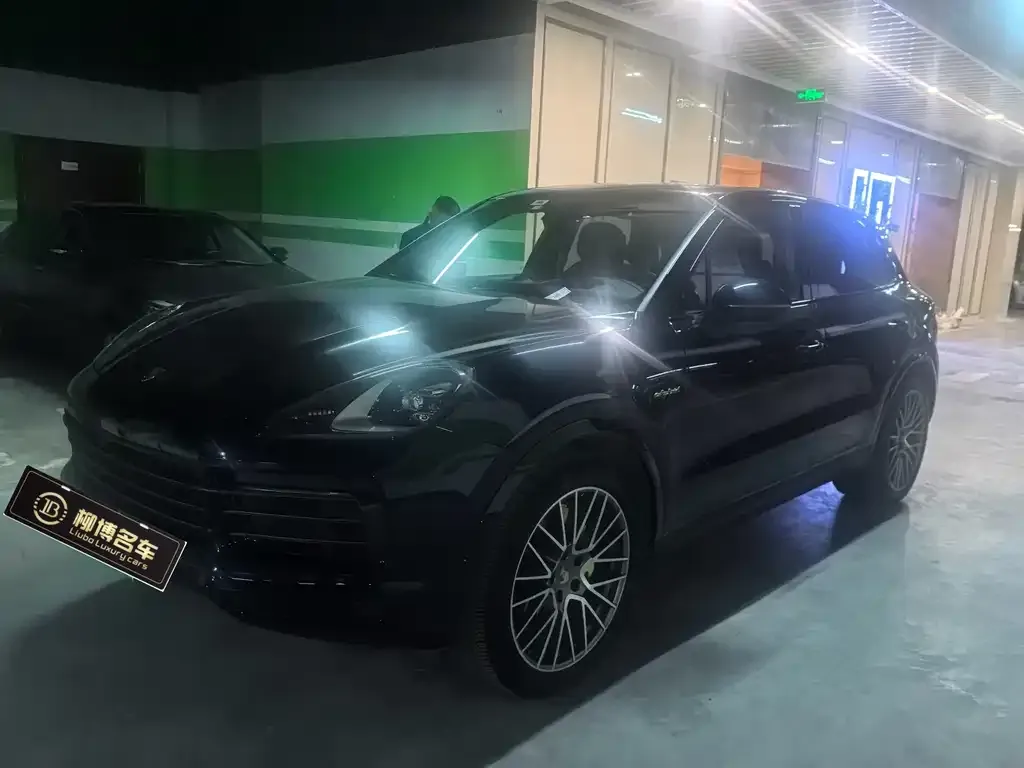 Porsche Cayenne Hybrid — фото 1