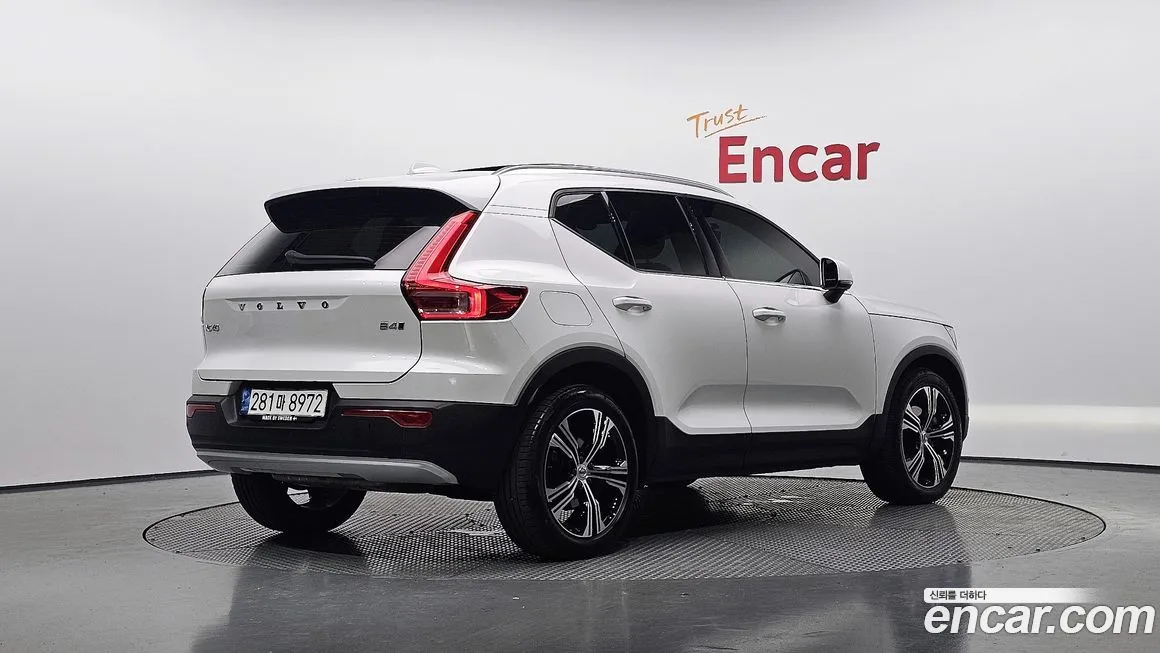Volvo XC40 — фото 2