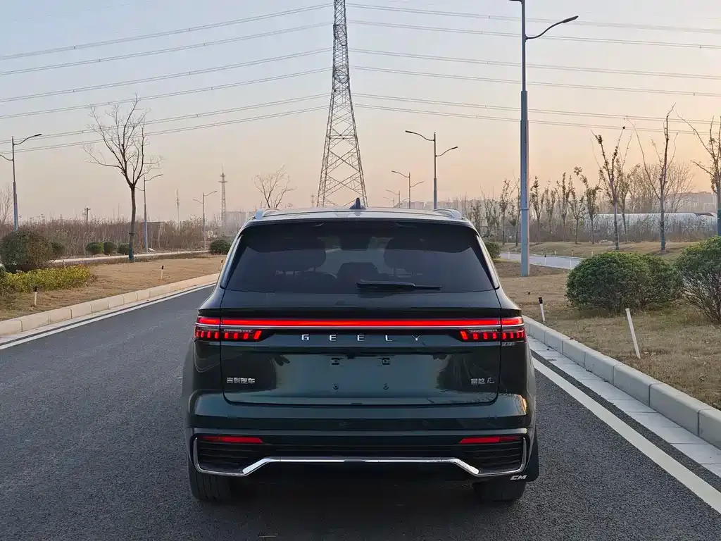 Geely Xingyue L — фото 9