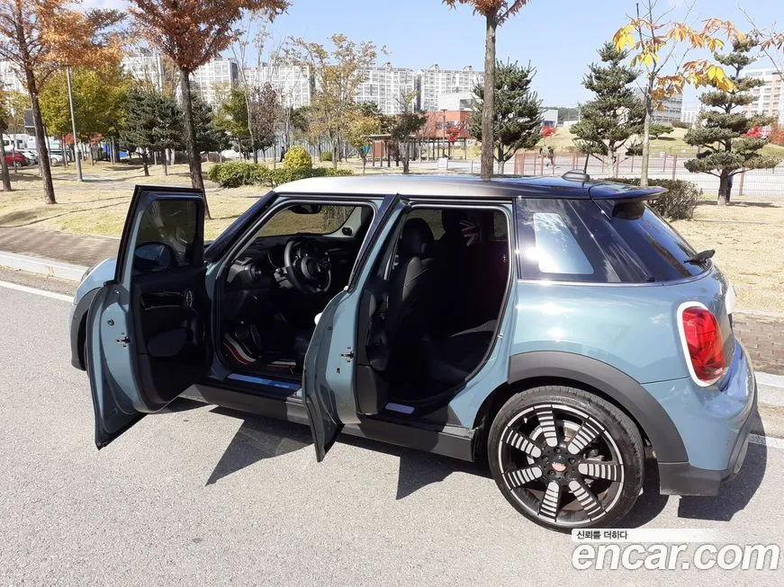 Mini Cooper 2023 из KR, фото 2