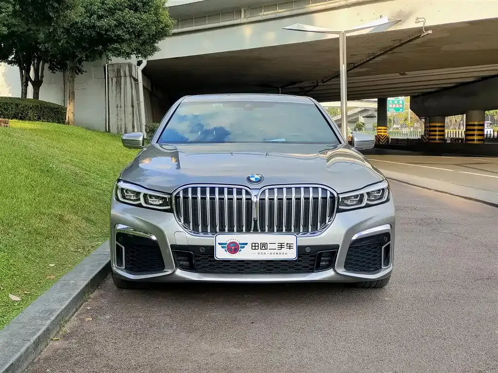 BMW 7 Series — фото 2