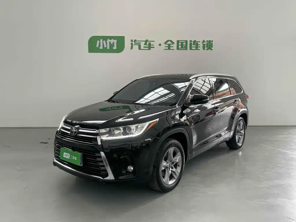 Toyota Highlander — фото 1