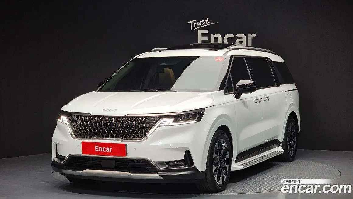 Kia Carnival — фото 1