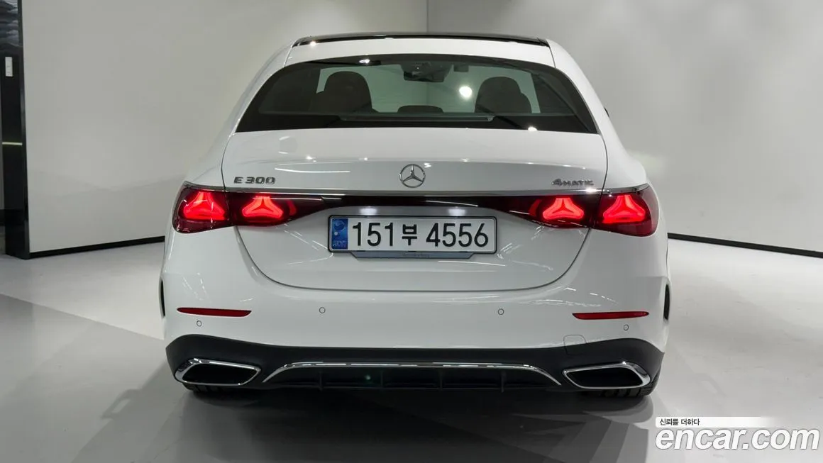 Mercedes-Benz E-Class — фото 5