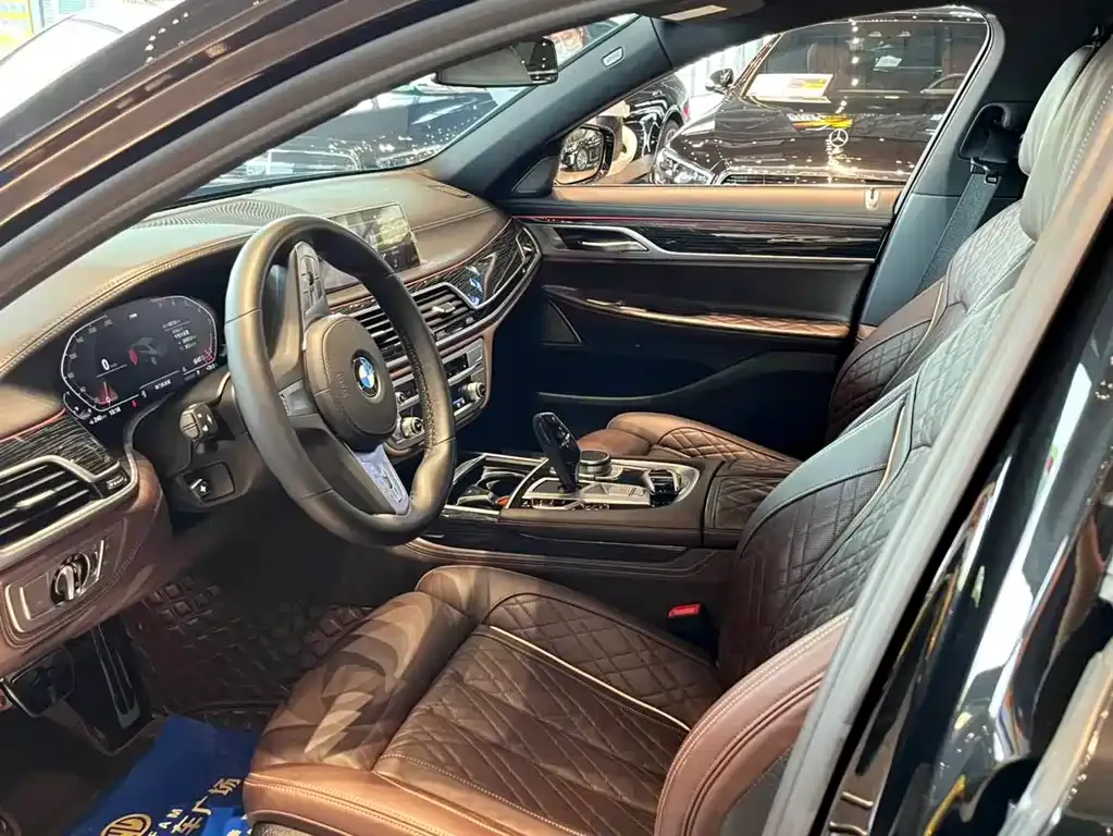 BMW 7 Series 2022 из CN, фото 3