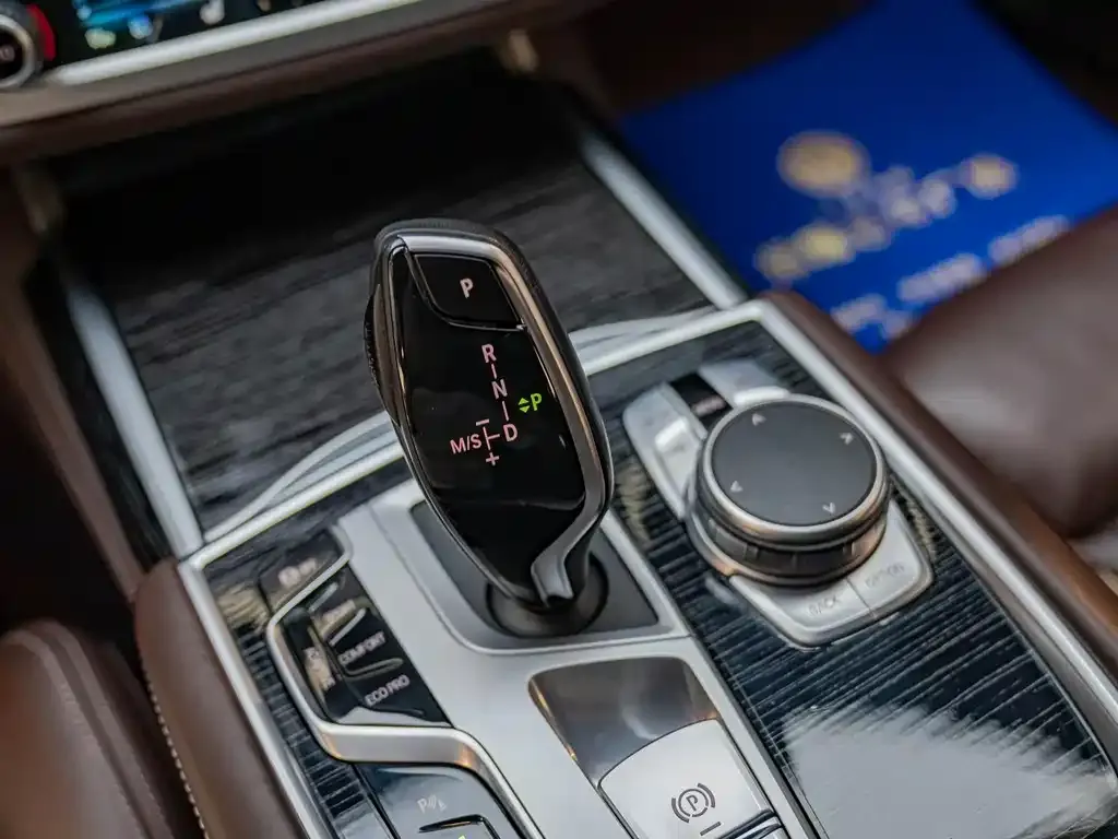 BMW 7 Series 2022 из CN, фото 8