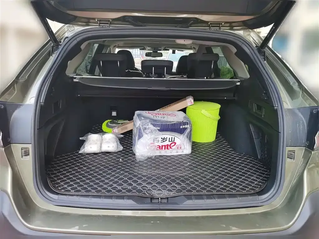 Subaru Outback — фото 10