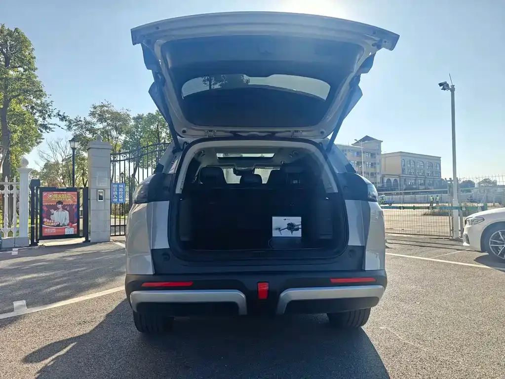 BYD Hiace 07 DM-i — фото 6