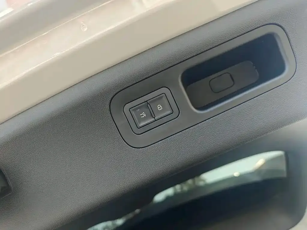 BYD Hiace 07 DM-i — фото 7