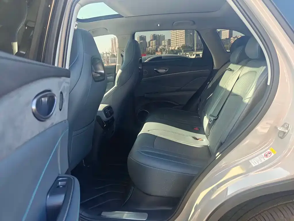 BYD Hiace 07 DM-i — фото 9