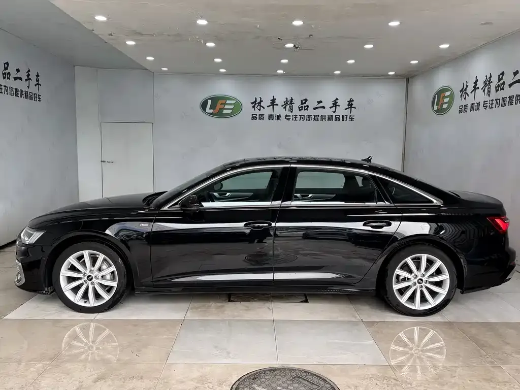 Audi A6L 2024 из CN, фото 5