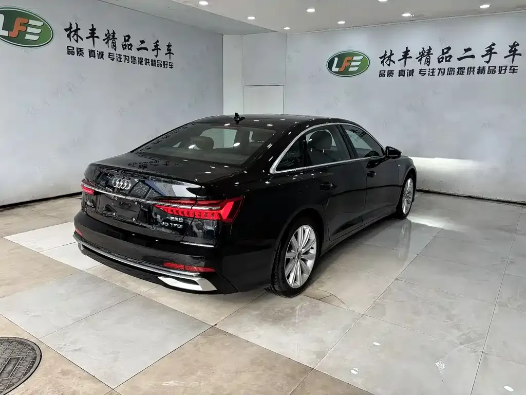 Audi A6L 2024 из CN, фото 6