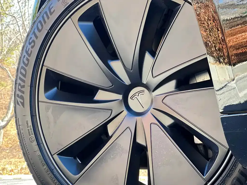Tesla Model 3 — фото 6
