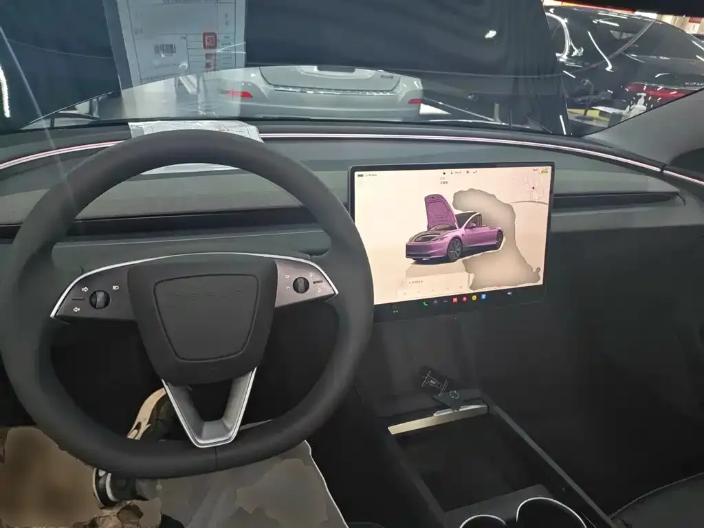 Tesla Model 3 — фото 10