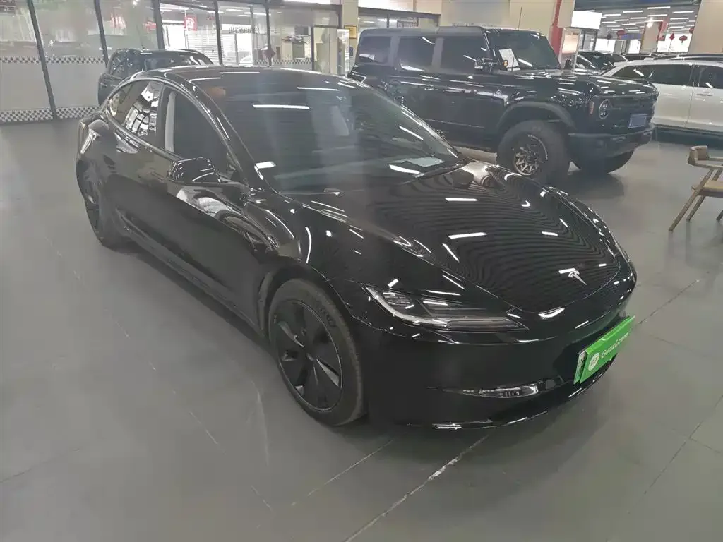 Tesla Model 3 — фото 4
