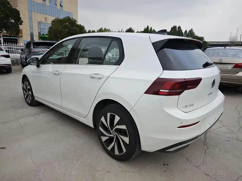 Volkswagen Golf 2025 из CN, фото 4