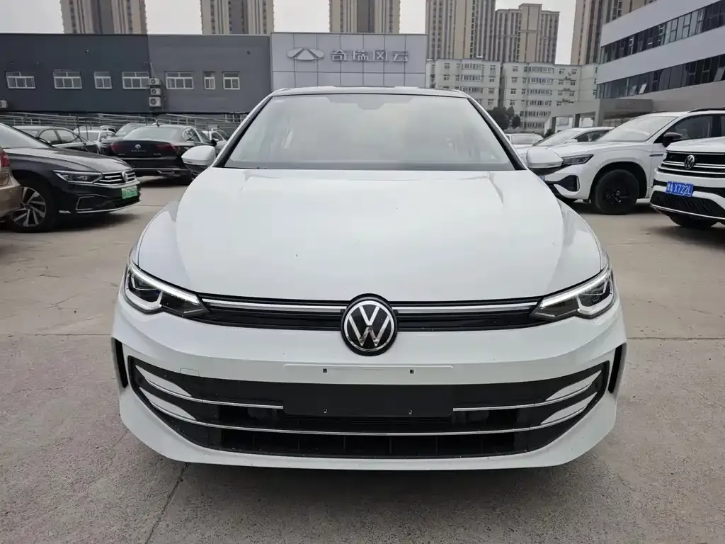 Volkswagen Golf 2025 из CN, фото 5