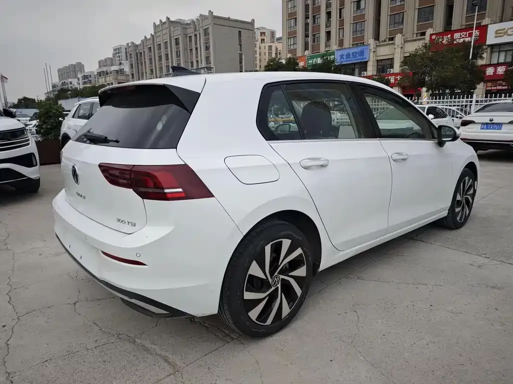 Volkswagen Golf 2025 из CN, фото 6
