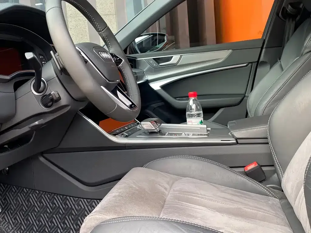 Audi A6L 2021 из CN, фото 5