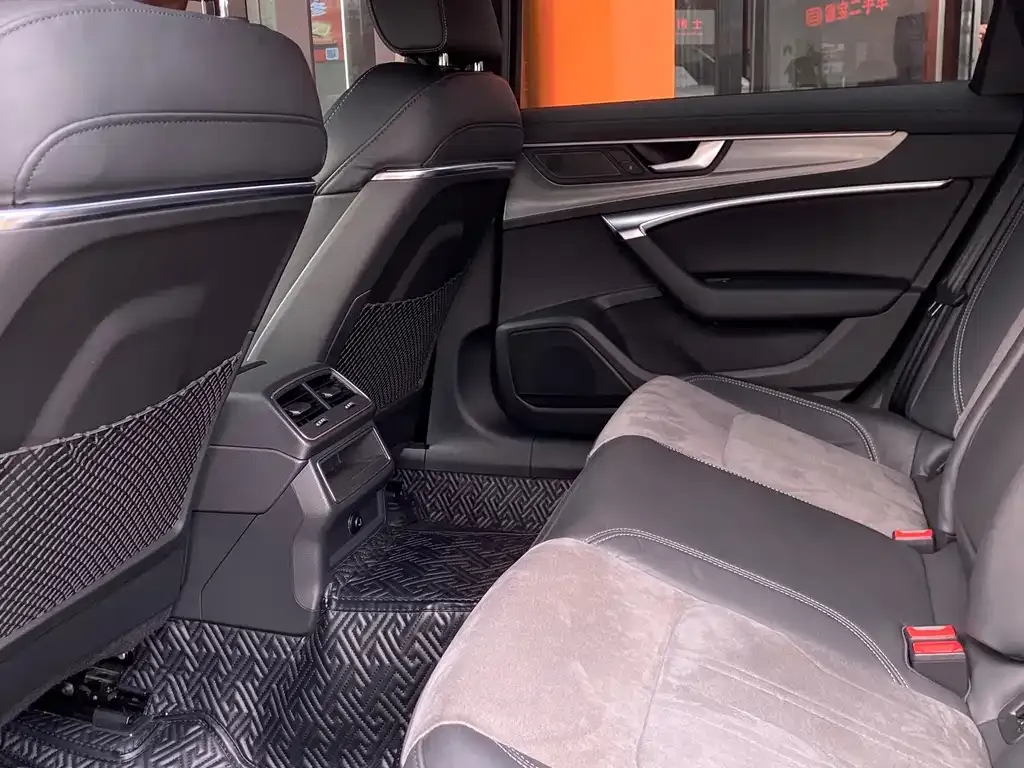 Audi A6L 2021 из CN, фото 7