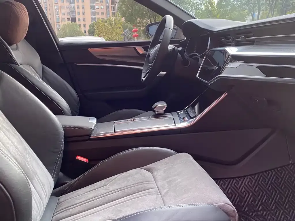 Audi A6L 2021 из CN, фото 8