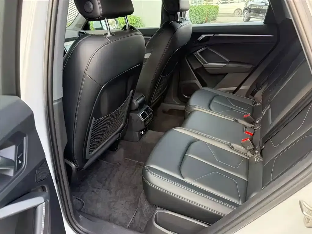 Audi Q3 2023 из CN, фото 6