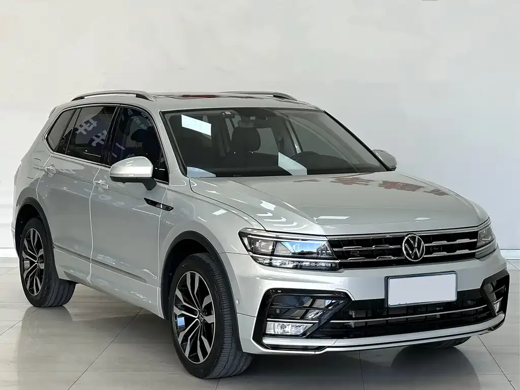Volkswagen Tiguan L — фото 2
