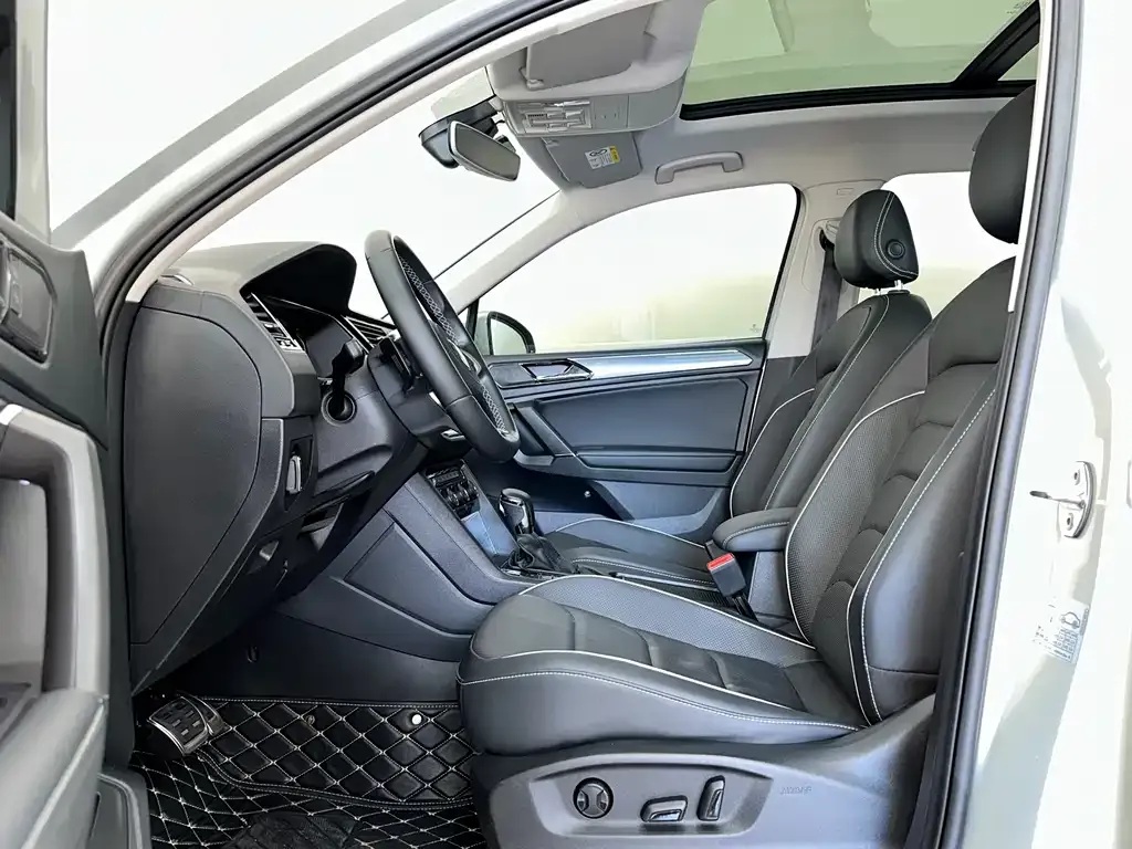 Volkswagen Tiguan L — фото 4
