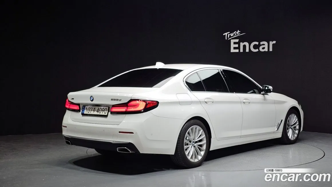 BMW 5-Series 2021 из KR, фото 2