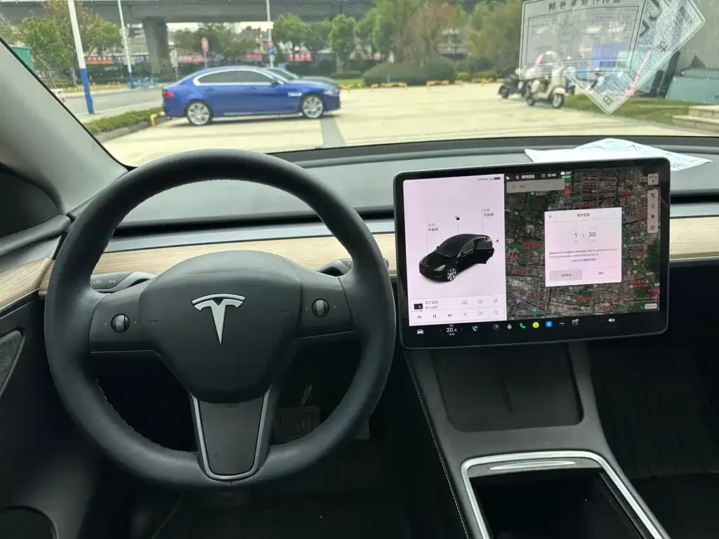 Tesla Model Y — фото 7