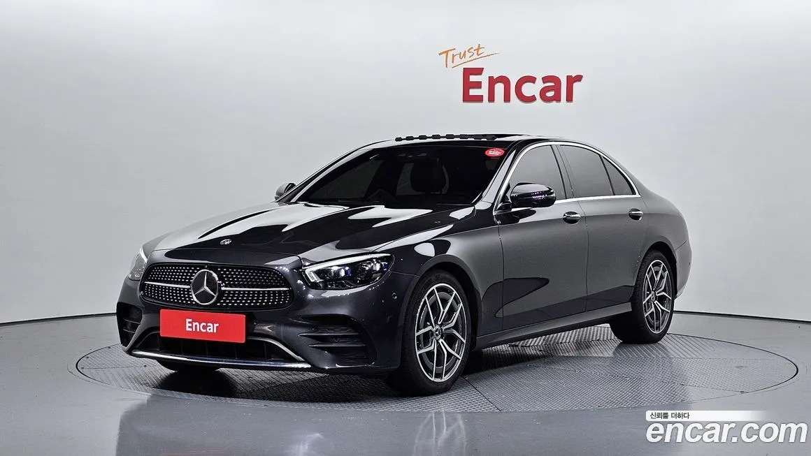 Mercedes-Benz E-Class — фото 1