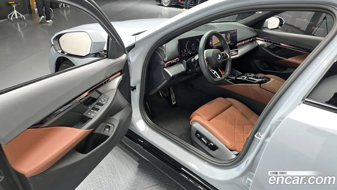 BMW 5-Series 2025 из KR, фото 10